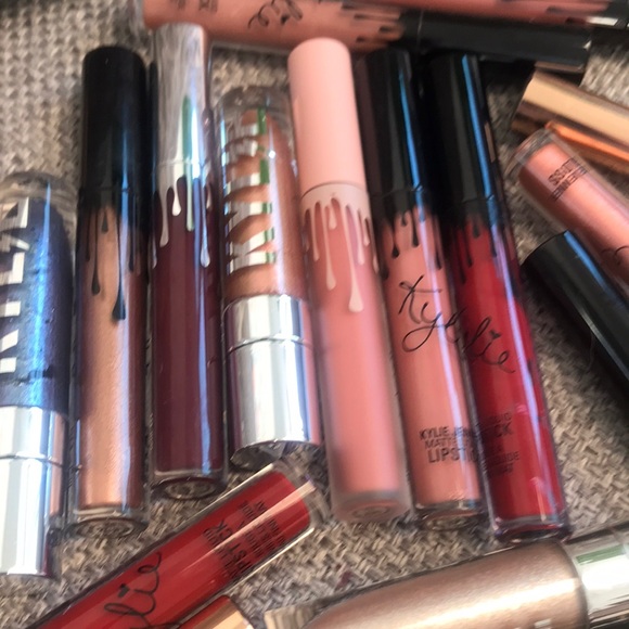 Kylie cosmetics, and I have a ton of stuff! 💕💕 - Picture 2 of 6